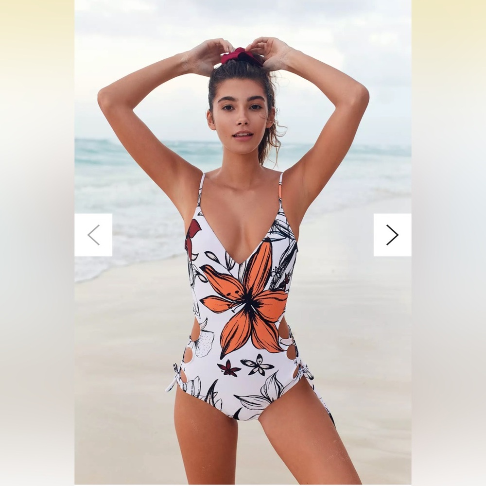 Urban Outfitters x Out From Under Jules Printed Split Side Lace-Up Swimsuit, XL